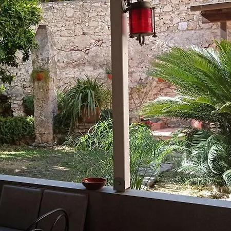 The Old Garden * Gaète